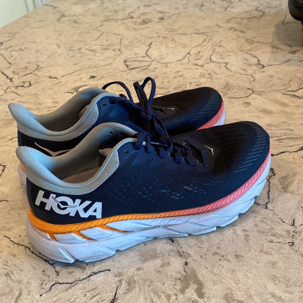 Women’s Hoka Clifton size 7